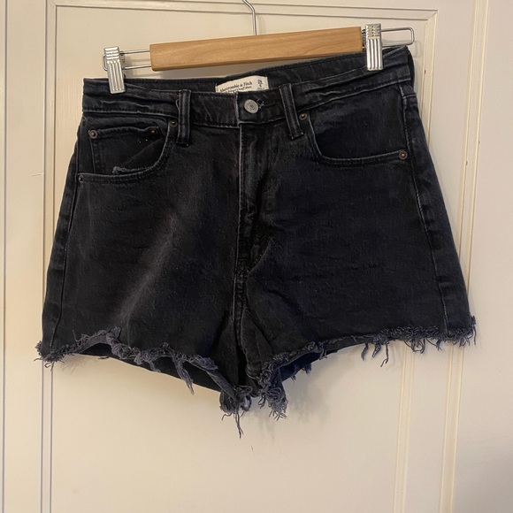 Abercrombie curve love shorts in black - Picture 5 of 6